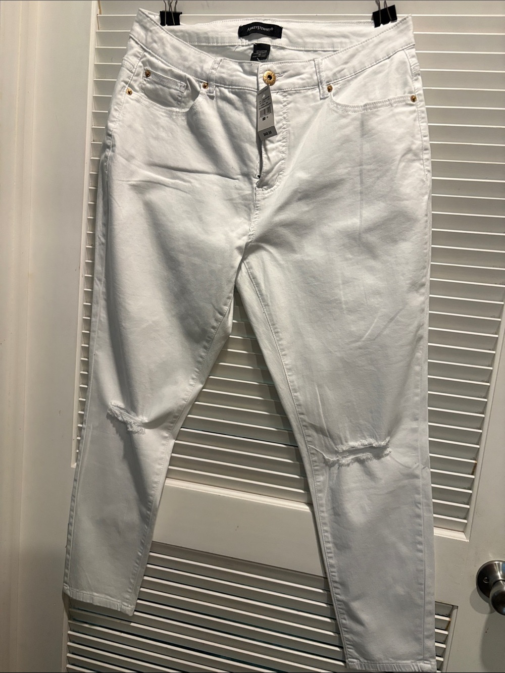 Ashley Stewart White Skinny Jeans with Knee Distress